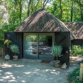 Aa Casia vakantiehuis, hotelli kohteessa Zeegse