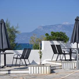 Family apartments 1، فندق في Lékhaion