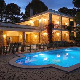 Villa Bella Cala, hotel in L'Ametlla de Mar
