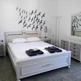 Comfort apartment 20meters from the beach, hotel i Apollonía
