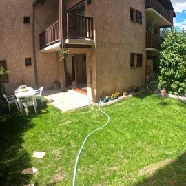 Briançon, Appartement avec jardin et terrasse., hotel em Briançon