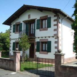 LOPENEA Baztan, hotel em Garzáin