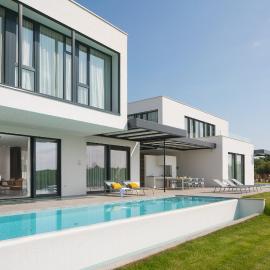 Design Villa Noble with Spa, hotel i Bale