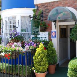 The Bay Guest House, hotel in Weymouth