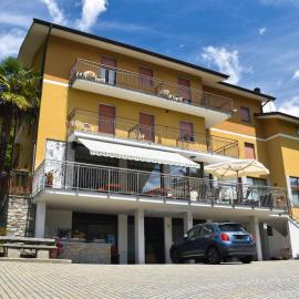 Albergo Ristorante Innocenti, מלון בArdenno