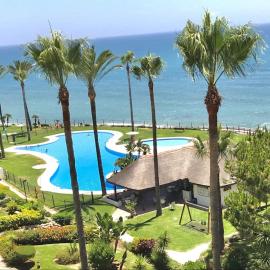 Mi Capricho 2B1 Beachfront Complex-Apartment Beachside With sea views, hotel in Mijas Costa