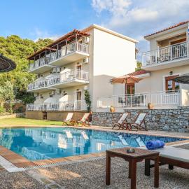 Takis Studios, hotel in Punta