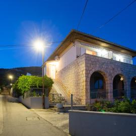 Anika Apartment Komiža, hotel em Komiža