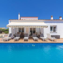 Villa Astur by 3VILLAS、ビニベカのホテル