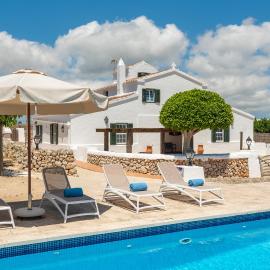 Llucasaldentet, hotel u gradu Alaior