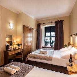 Holiday Hotel, hotel di Galway