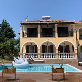 Villa Fos, hotel a Gaïtánion
