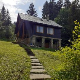 Chata FORESTINA, hotel u gradu Višnje Ružbahi