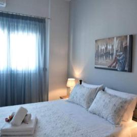 Family Apartments 4، فندق في Lékhaion