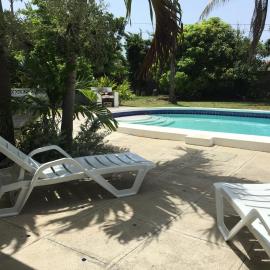 Reef Winds Villa, hotel in Runaway Bay