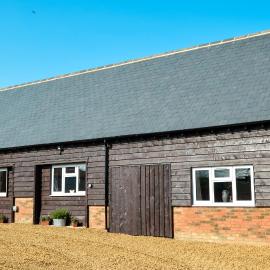 Buttercup Cottage at The Old Tractor Barn, hotel Brackleyben