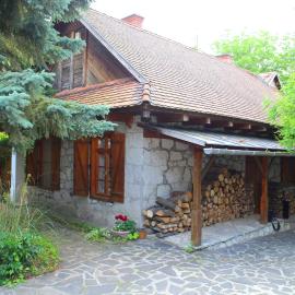 Garábi Udvarház: Garáb şehrinde bir otel