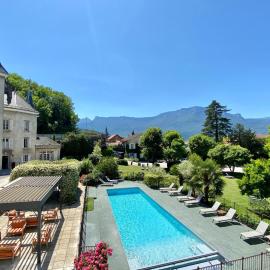 Château Hôtel, Restaurant & Spa De La Commanderie, hotel in Eybens