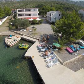 Guest House Marko, hotel di Seline