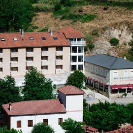 Hotel La Glorieta, hotelli kohteessa Baños de Montemayor