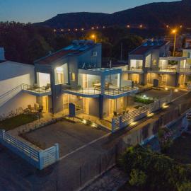 Yiasemi Apartments, hotel di Iraklitsa