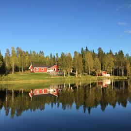 Hiiden Kämppäkartano iso vuokramökki lähellä Tiilikan kansallispuistoa, hotel a Sotkamo