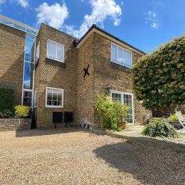 Delf Stream, close to town with lovely sunny terrace, hotel a Sandwich