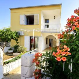 Holiday Home Lolita by Interhome, hotel in Račišće
