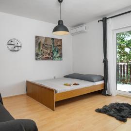 Frida Rooms and Apartments Vodice