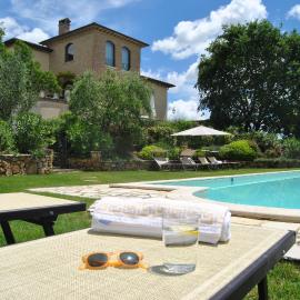 Villa La Valiana - Full Estate in Montepulciano - HEATED POOL, Hotel in Valiano