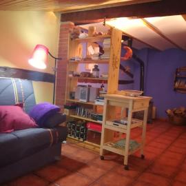 Casa Valentina, segundo piso y La buhardilla, tercer piso, hotel a Salvacañete
