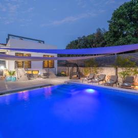 Villa La Mer with stalactite cave and pool bar