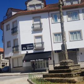Viesnīca HOTEL OS PAZOS familiar pilsētā Kambadosa