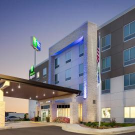 Holiday Inn Express Calhoun South by IHG, hótel í Calhoun