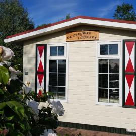 De Zeeuwse Lûûkjes 2 chalet 703: Baarland şehrinde bir otel