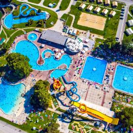 Mediteran Homes with Terme Čatež Tickets, hotell i Čatež ob Savi
