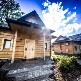 Domki Osada Bacówka Radawa & SPA, hotelli kohteessa Radawa