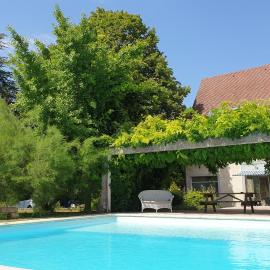 Appartement 2 chambres Lili, hotel in Poligny