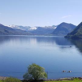 Irenegarden - Fjord view holiday home, Hotel in Lauvstad
