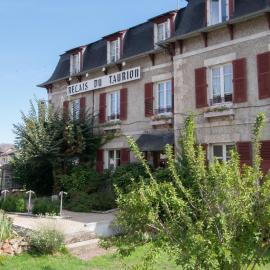 RELAIS DU TAURION, hotel v destinácii Saint-Priest-Taurion