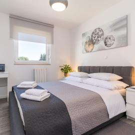 NEW large app near sea, cozy 3 Bedrooms and 2 Bathrooms