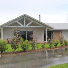 Country Living on Raynes, Hotel in Hamilton