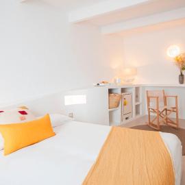 971 Hotel Con Encanto, hotel in Ciutadella