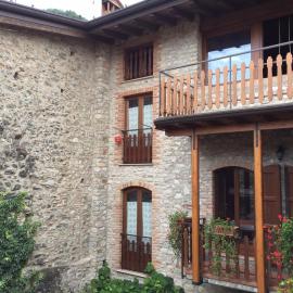Casa Mary apartments, hotelli kohteessa Tignale