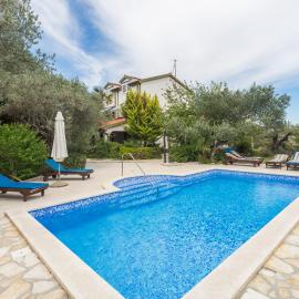 Vila Renata, hotel u Puli