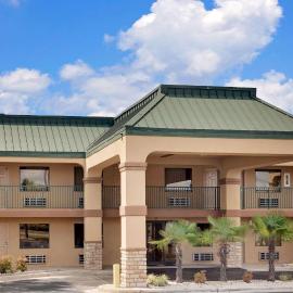 Super 8 by Wyndham Byron/South Macon, hotel Byronban