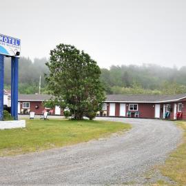 Motel Riviere Trois Pistoles, hótel í Trois-Pistoles