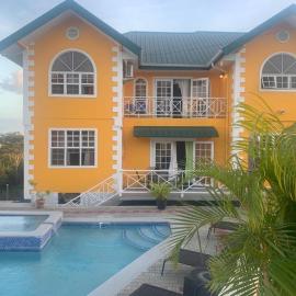 Faith's Villa Tobago, hotel a Diamond