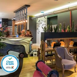 Nice Way Porto Hostel