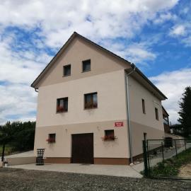 Vinný sklep u Malíků – hotel w mieście Dürnholz